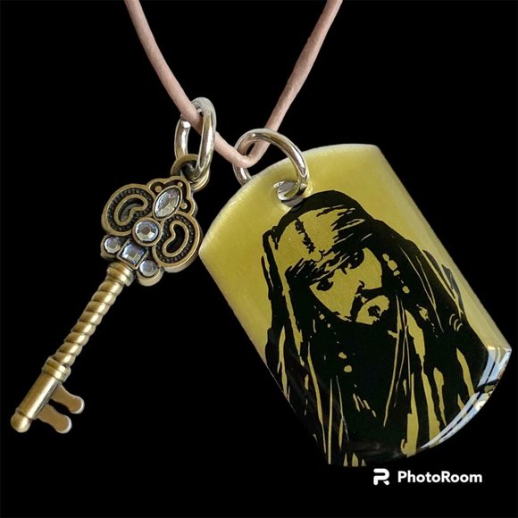 Vintage Disney Pirates of the Caribbean Necklace Charm Skull Crossbones 23" - Picture 2 of 10